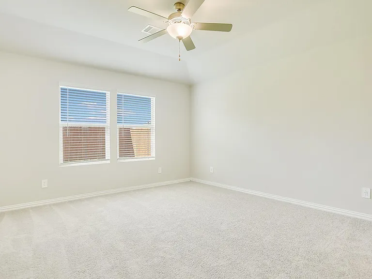 2305 Bellatrix Dr — Photo 6