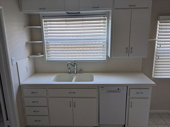 3rd image of 35137 Beech Ave