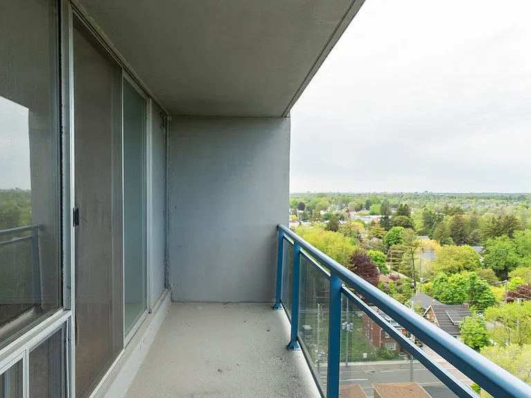150 Lakeshore Rd W #1003 — Photo 36