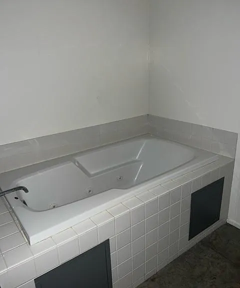 115 W 4th St #3 — Photo 13