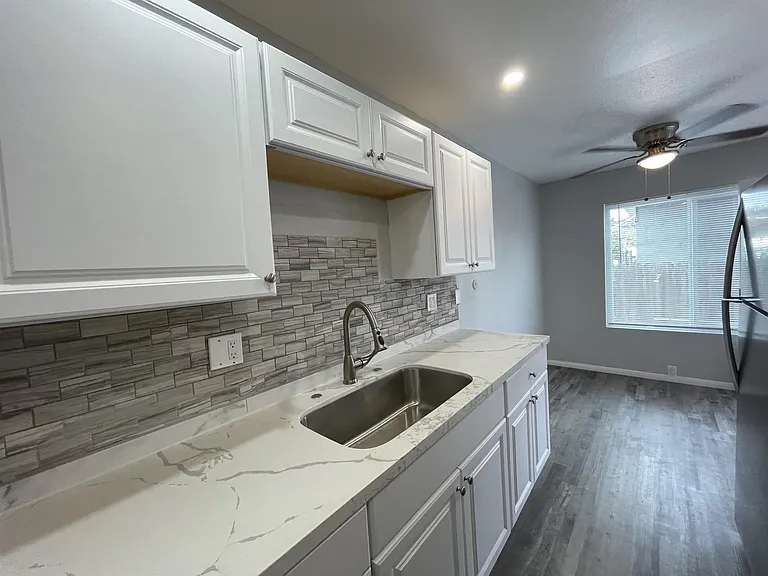 3277 Olive St — Photo 9