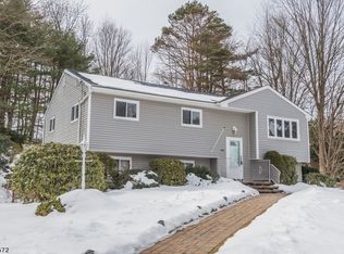 8 Camden Pl, West Milford, NJ 07480