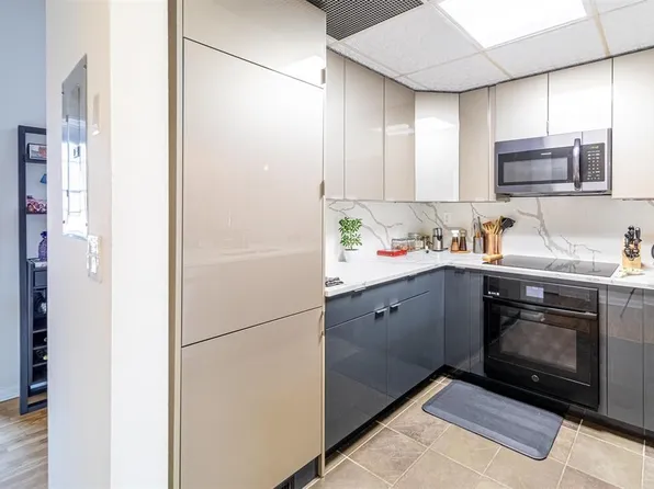 187 Wayne Street image 7 of 20