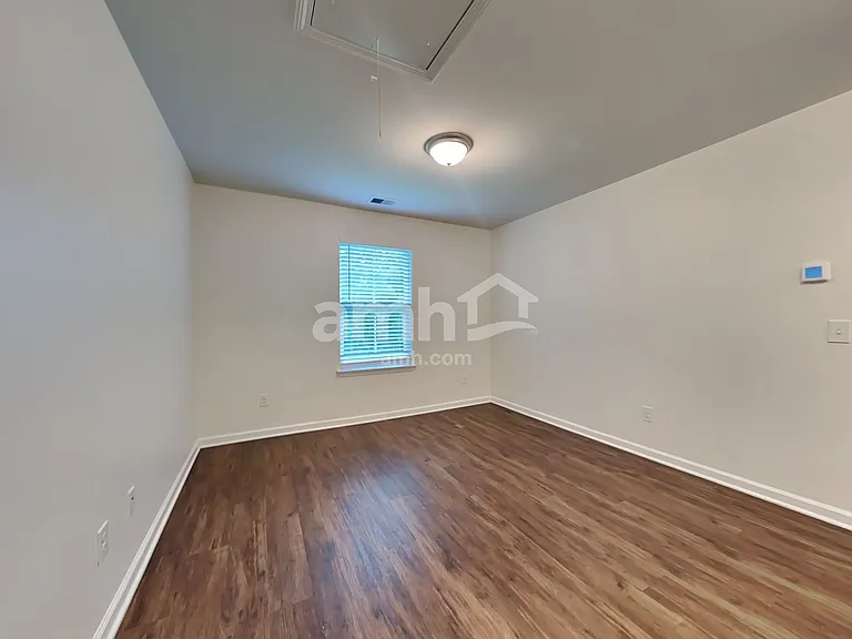 1360 Hermitage Ln — Photo 20