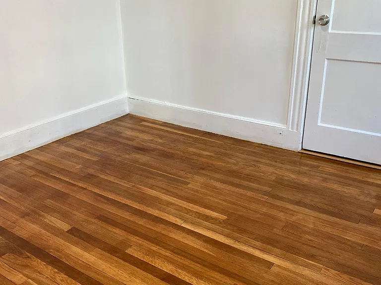 529 Pleasant St #C — Photo 14