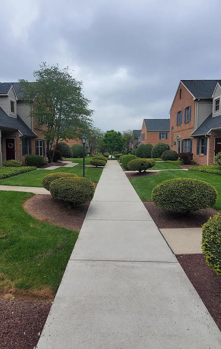 2 bed, 2.5 bath, 2029 sqft, $1,995 — Photo 4