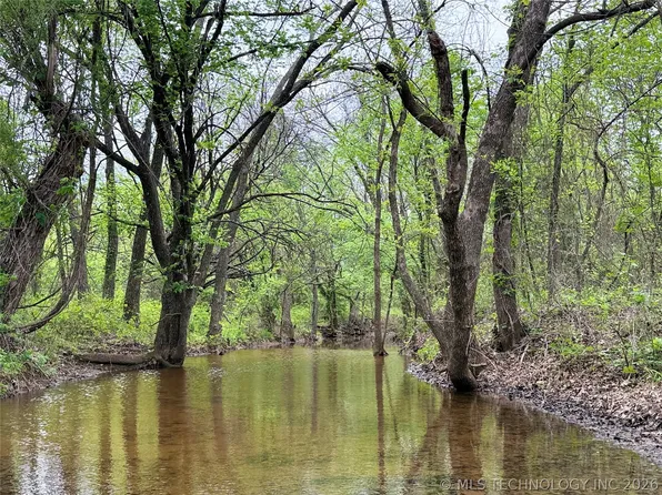 2 Koller Rd, Sulphur, OK 73086