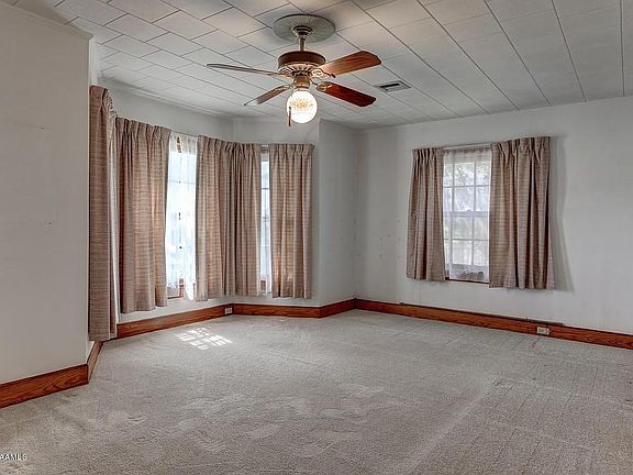 5th image of 206 Country Club Dr