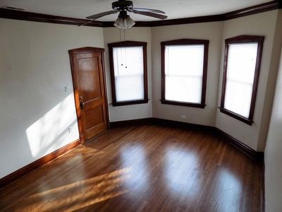 5832 W Giddings St, Chicago, IL, 60630