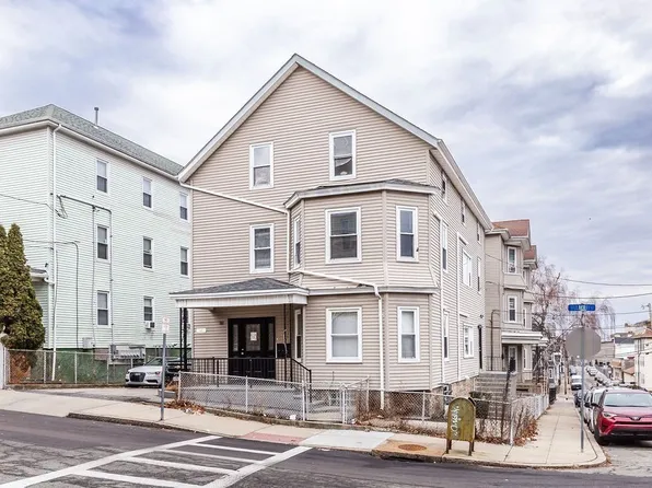 271 Mulberry St, Fall River, MA 02721