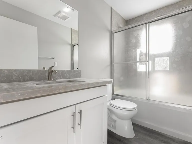 6256 Satsuma Ave — Photo 5