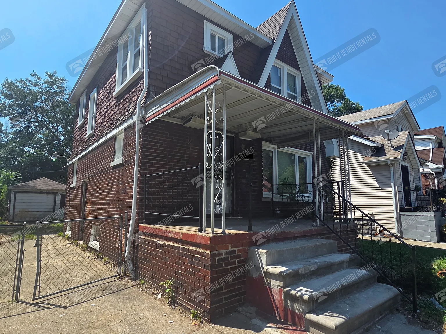 House- Colonial — Photo 2