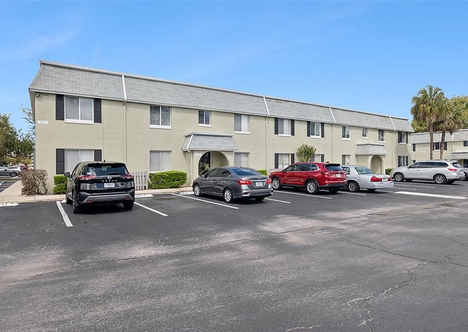 1st image of 525 Conway Rd APT 202