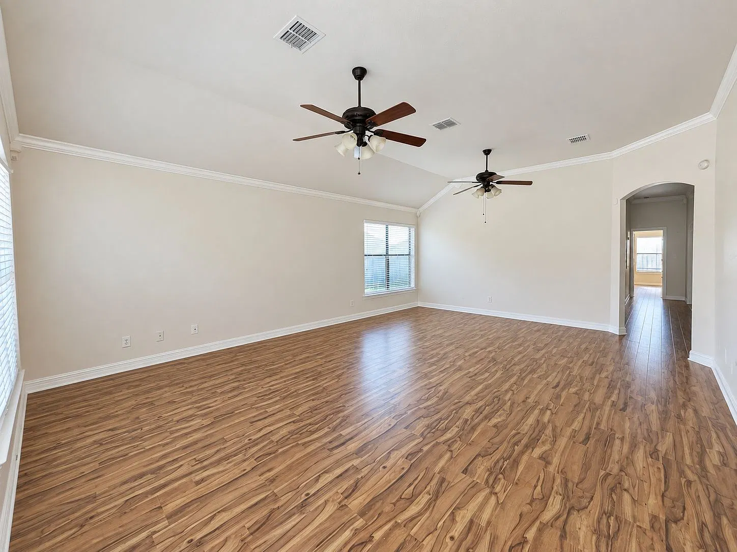 3 bed, 1925 sqft, $1,925 — Photo 3