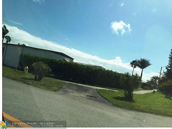 3rd image of 2470 SW 53rd St