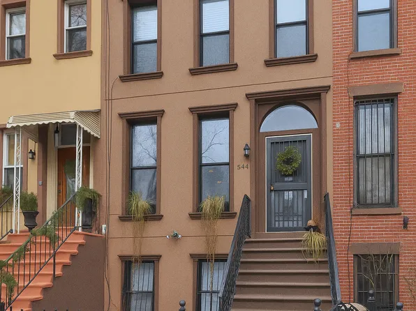 544 Lexington Avenue image 2 of 11