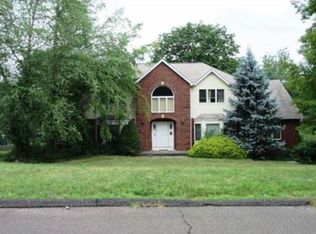 2 Sherwood Farms Ct, Stony Pt, NY 10980