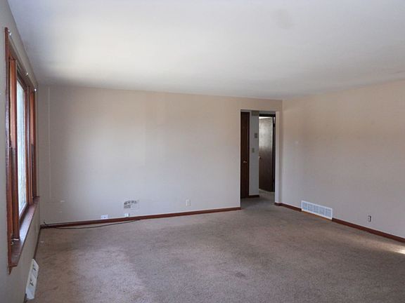 2nd image of 5066-5068 N 84th St