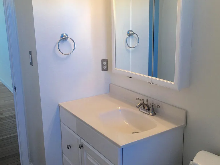 Upstairs Bathroom 2
