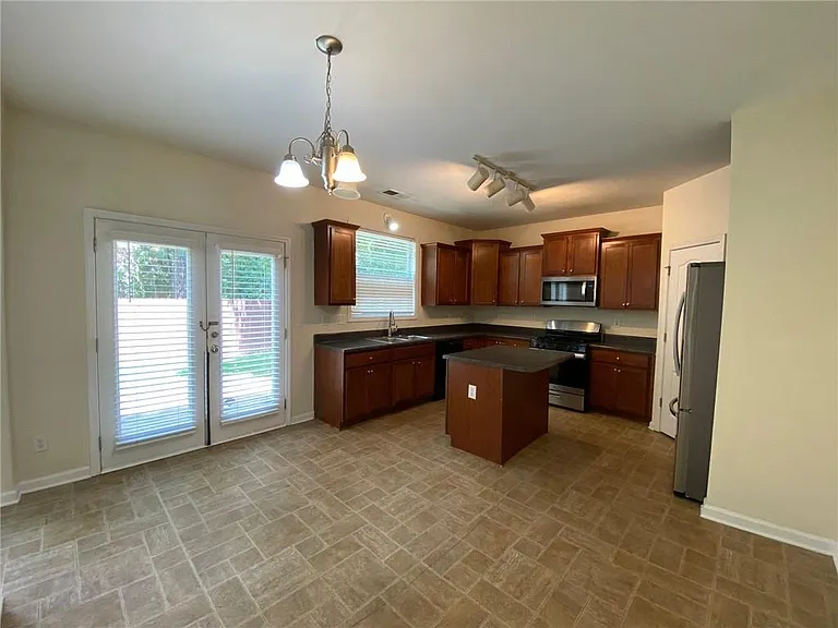 2146 Peach Shoals Cir — Photo 21
