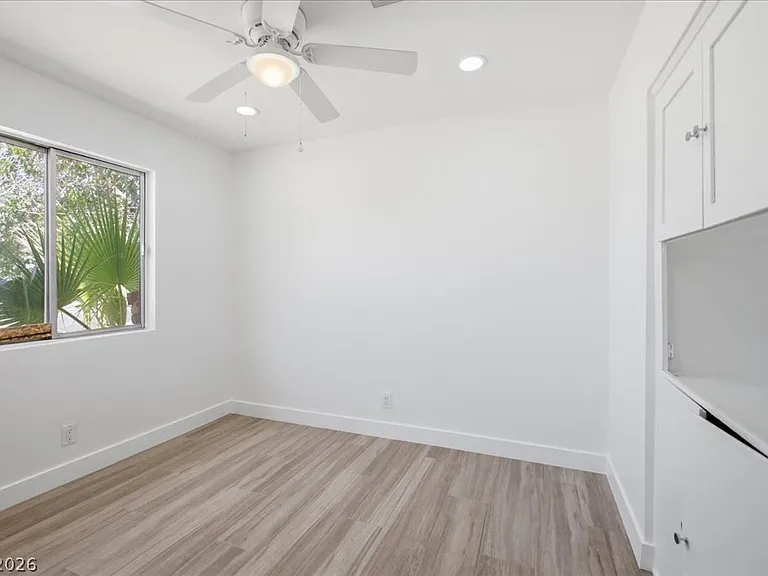 1300 Canosa Ave — Photo 11