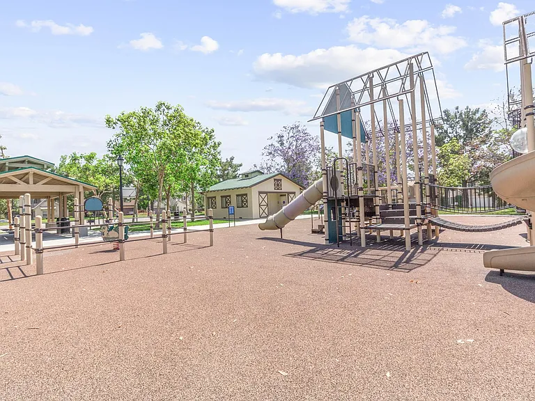 8653 Bay Laurel St — Photo 36