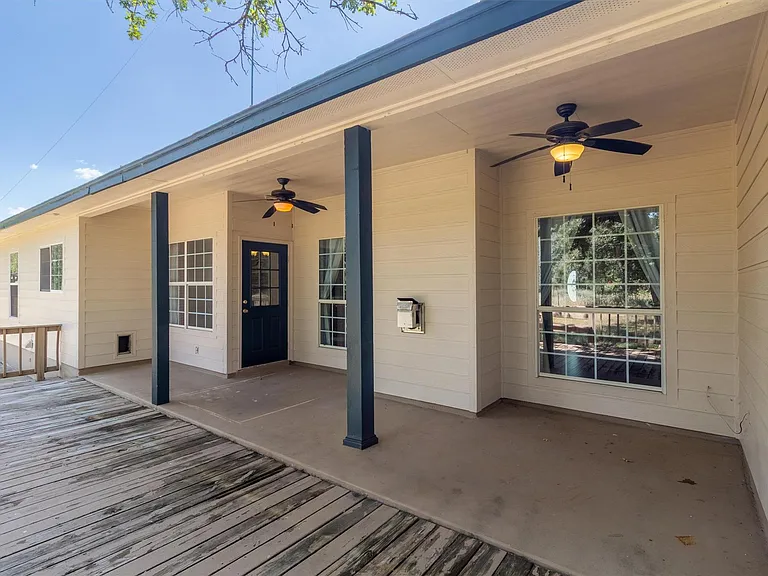 9729 FM 775 — Photo 27