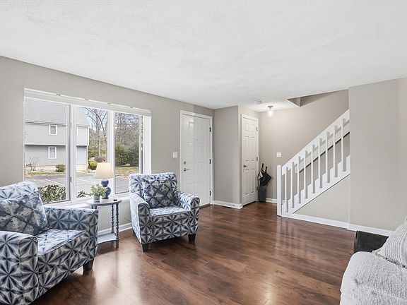 4th image of 9 Deer Path APT 5