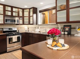 5935 Fauntleroy Way SW APT A, Seattle, WA 98136