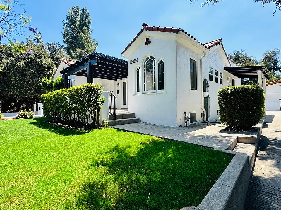 1003 Lincoln Ave