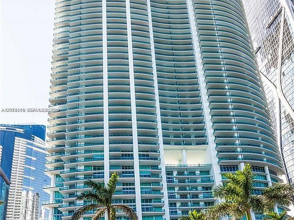 3rd image of 900 Biscayne Blvd APT 2604