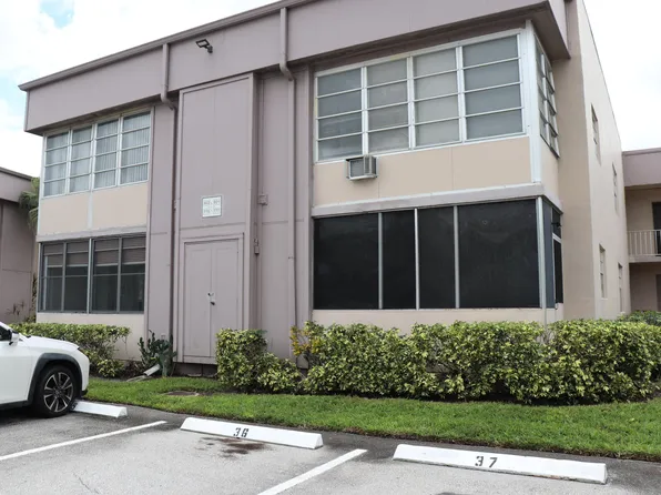 801 Flanders St #Q, Delray Beach, FL 33484