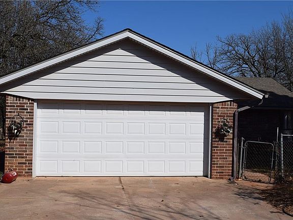 2nd image of 336711 E Whispering Oaks Dr