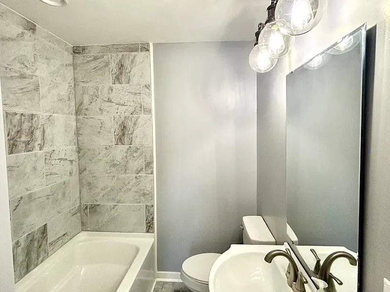 828 SE 8th St #A — Photo 4