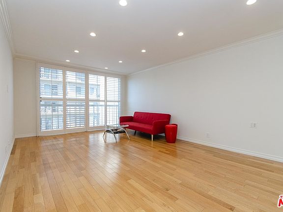 2nd image of 10751 Wilshire Blvd APT 1006