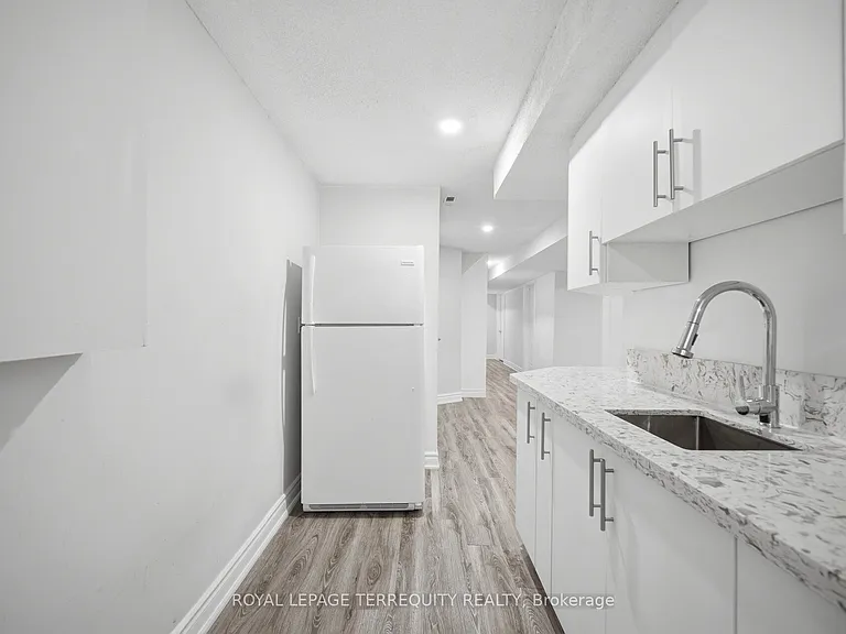 28 Pennsylvania Ave #LOWER LEVEL — Photo 14