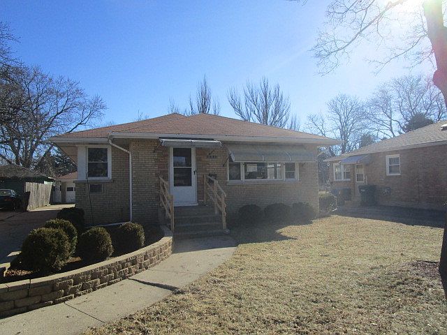 1st image of 831 S Elmwood Ave