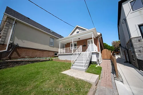 24 Kenora Cres #MAIN Photo 1