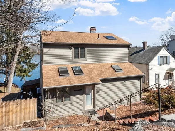 469 Lake Ave, Worcester, MA 01604