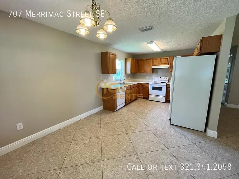 707 Merrimac St SE — Photo 5