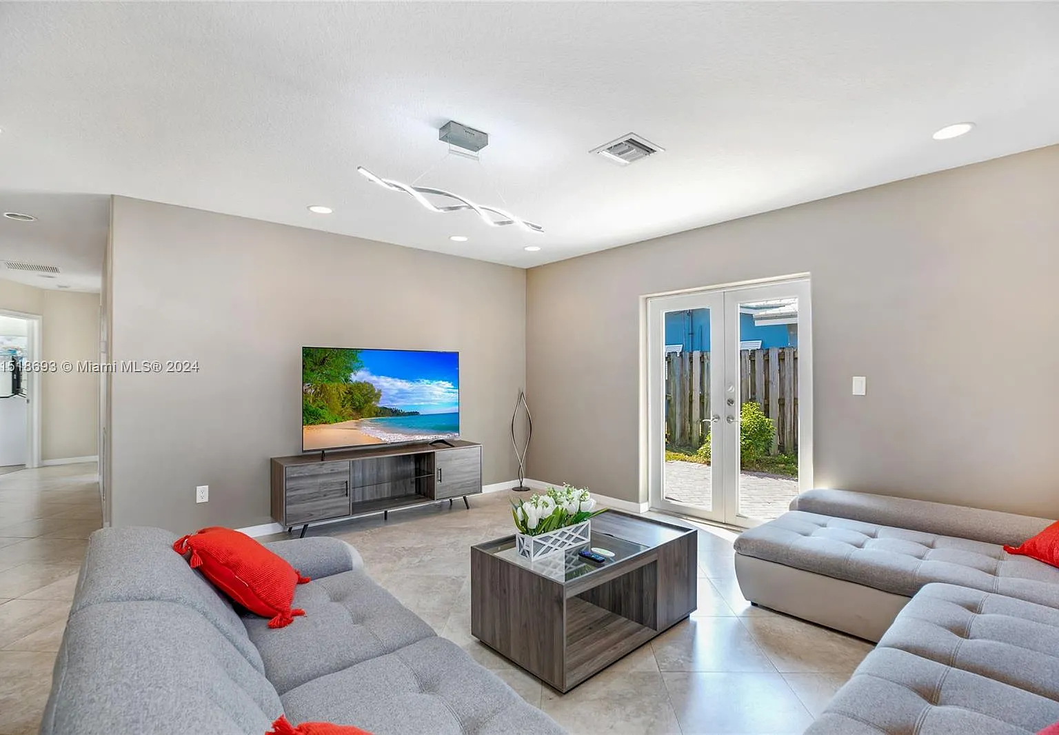 Coral Hills — Photo 4