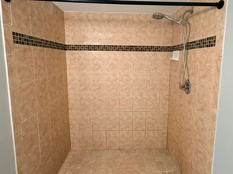 900 Neal Dr — Photo 23