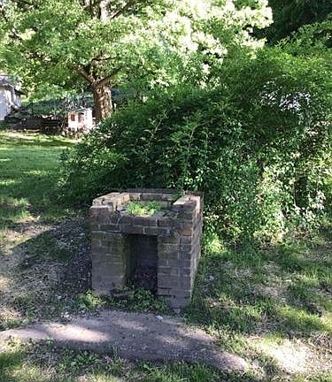 4th image of 176 Sparta Ave