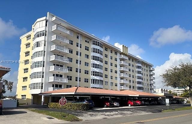 2500 NE 48th Ln APT 708