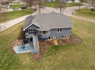 916 Meadowhill Ln, Fergus Falls, MN 56537