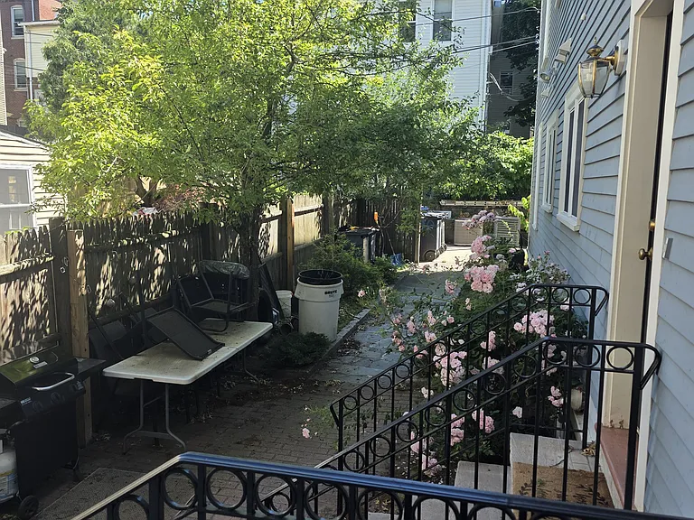 92 Gore St #A — Photo 19