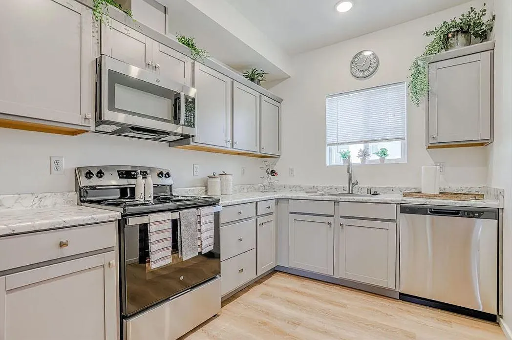 Garden Grove Apartments — Photo 4