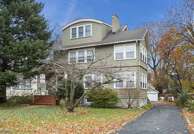 45 Essex Ave — Photo 1