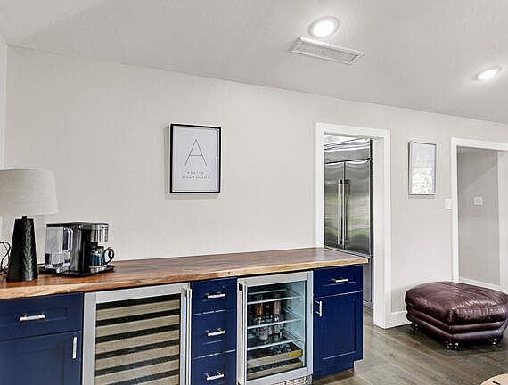 4th image of 1009 Broadmoor Dr
