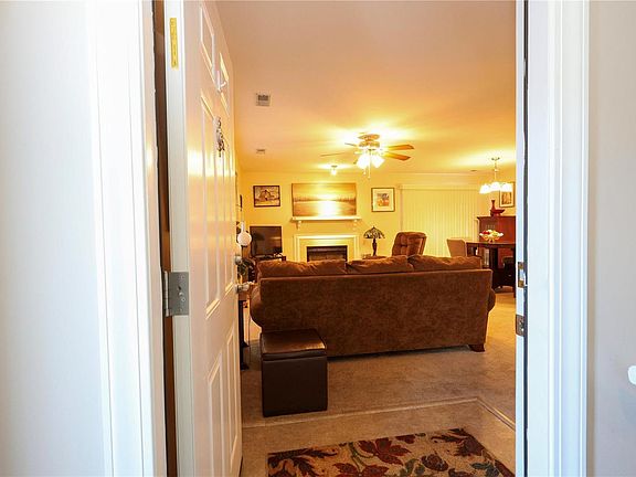2nd image of 1524 Whispering Creek Dr APT B